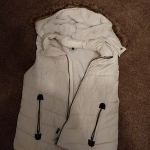 Womans White puffer vest
